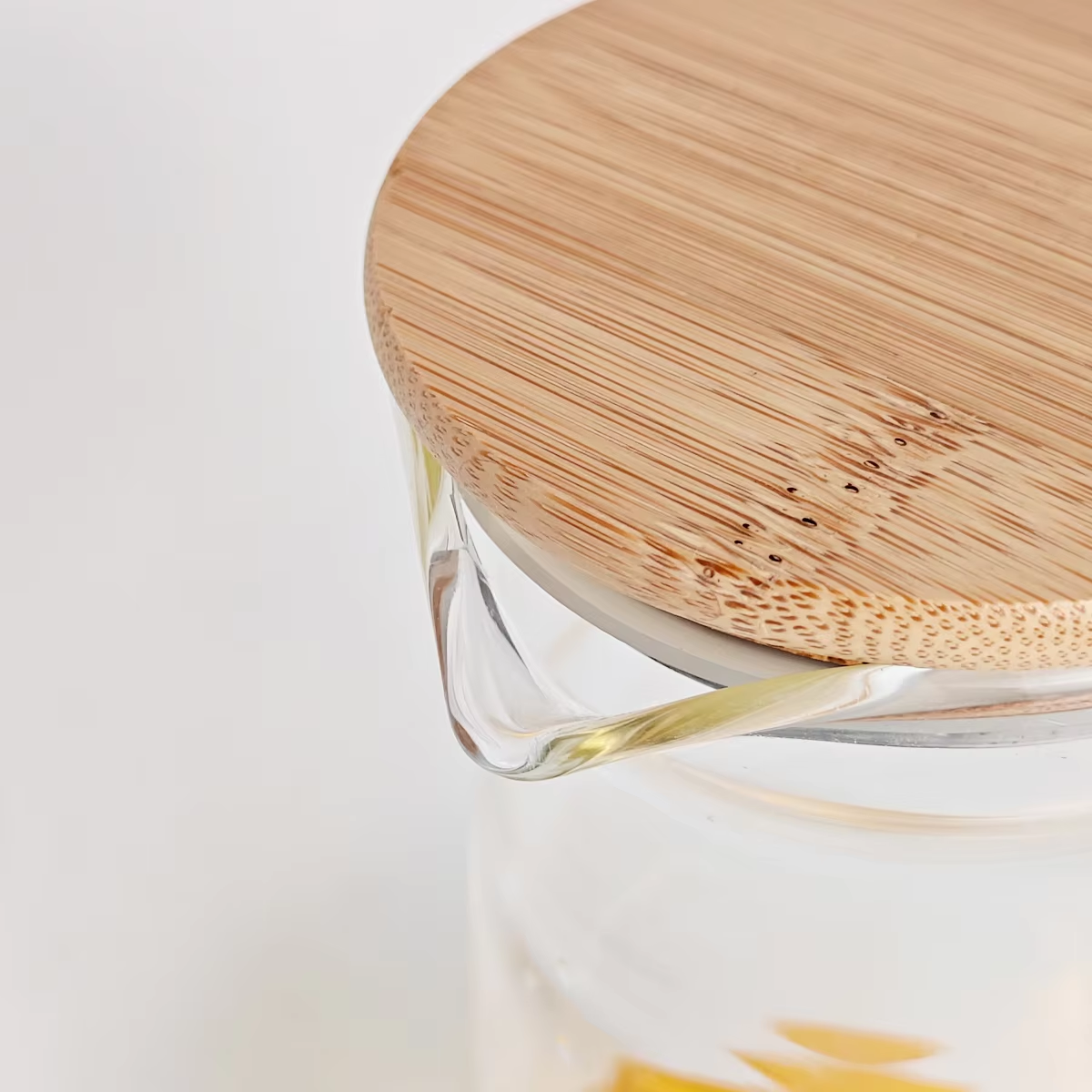 Cascade 1 L Tapered Borosilicate Glass Carafe with Lid